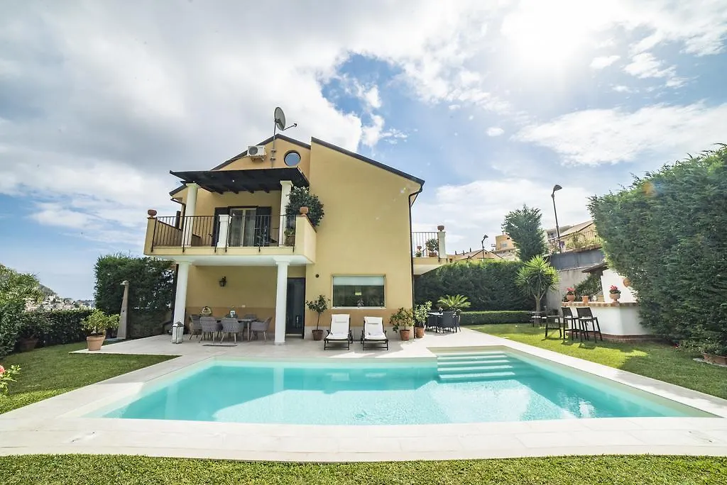 Villa Almond Taormina 0*,  İtalya