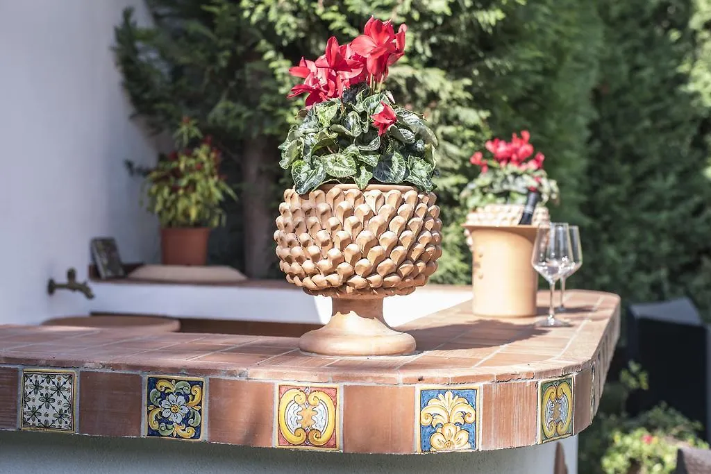 Villa Almond Taormina 0*,  İtalya